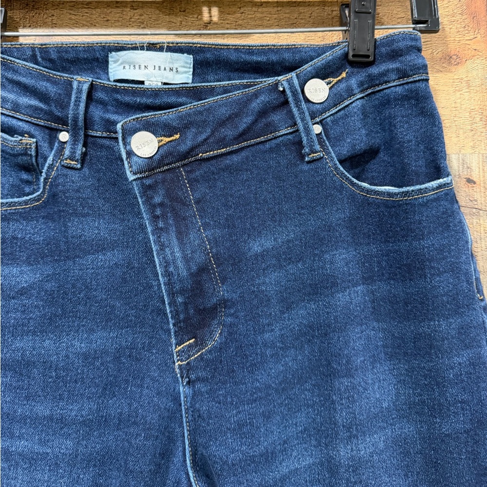 Risen Women's Crossover Dark Wash Blue Jeans Size 29 - Picture 2 of 6